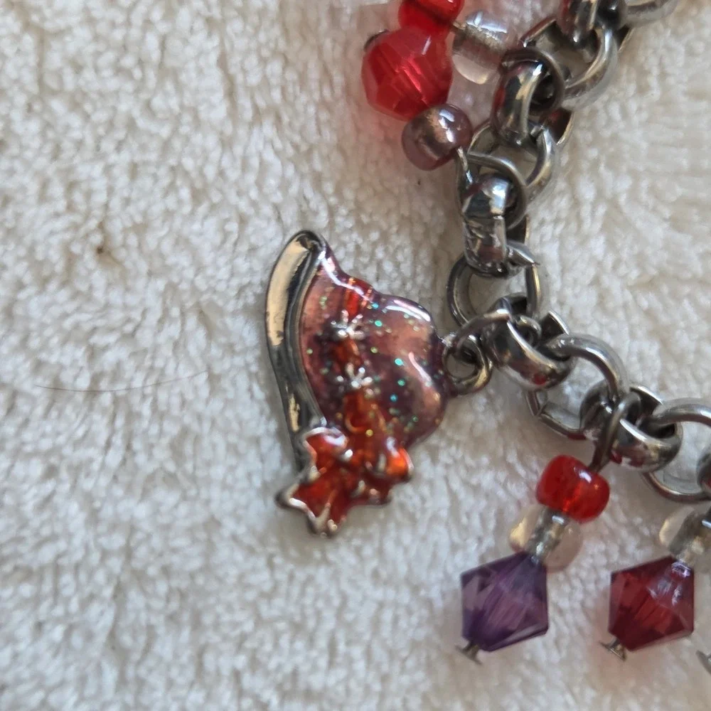 Red & Purple Beaded Charm Bracelet with Magnetic Clasp‎ & Hat Dangle Charms